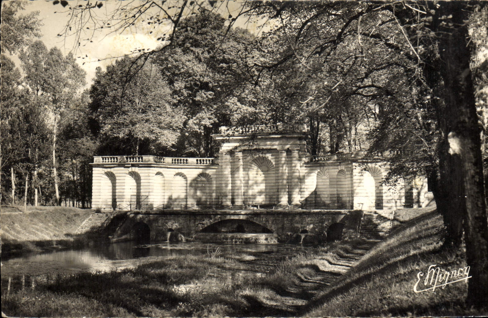 CPM Tanlay Le Parc Du Chateau Le Chateau D'Eau
