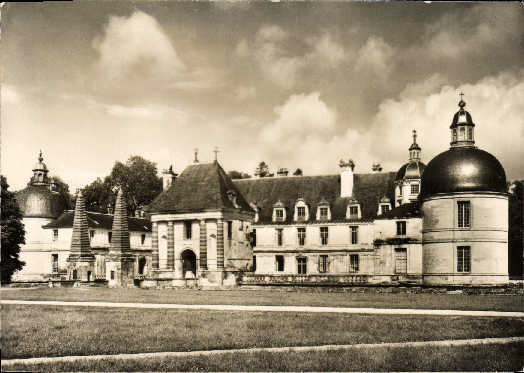 MODERN CARD Tanlay the Castle