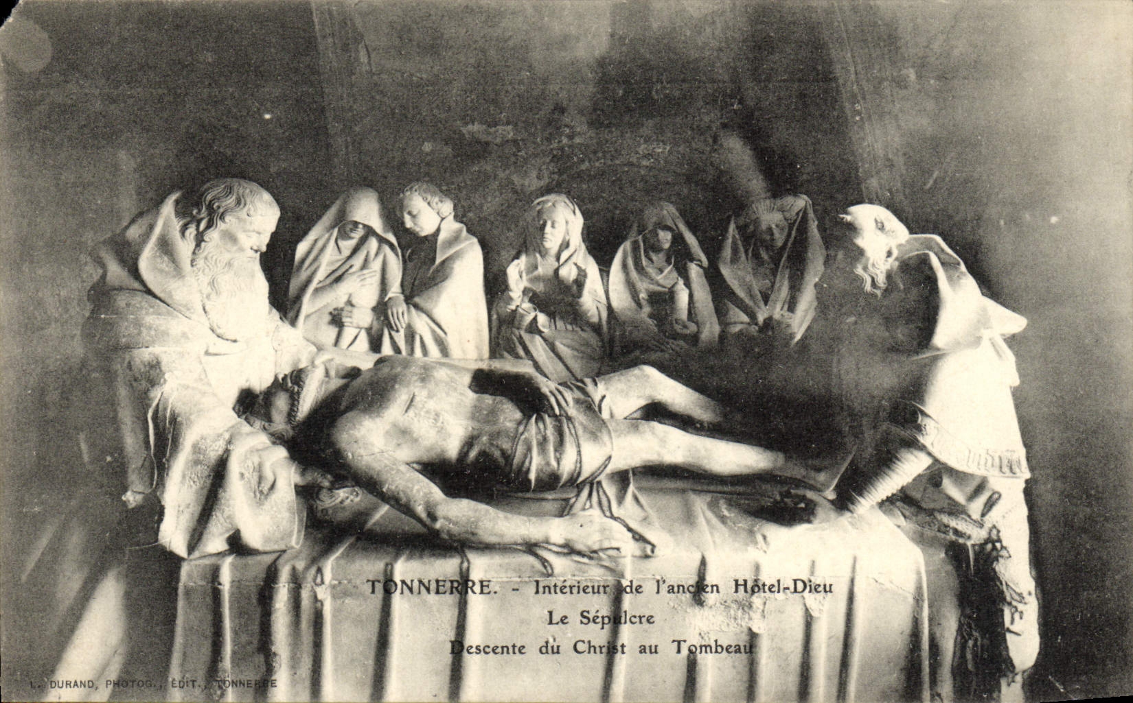 CPA Tonnerre Interieur De l'ancien Hotel Dieu Le Sepulcre Descente du Christ au tombeau