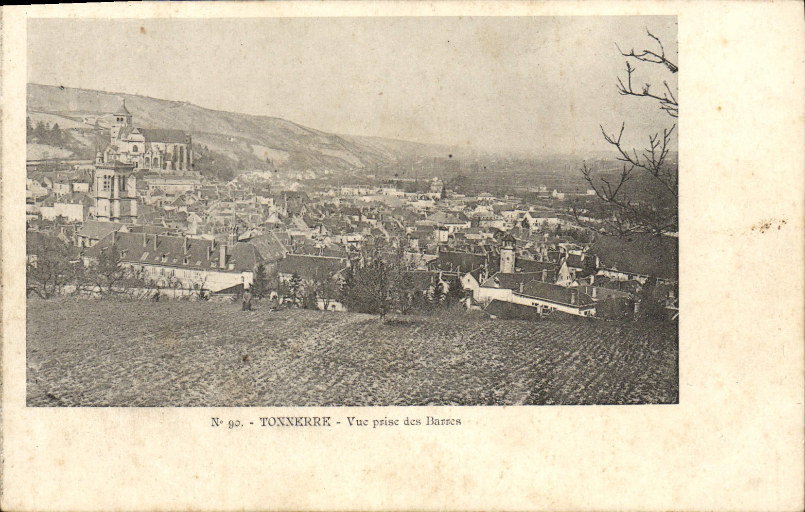 CPA Tonnerre Vue prise des Barres