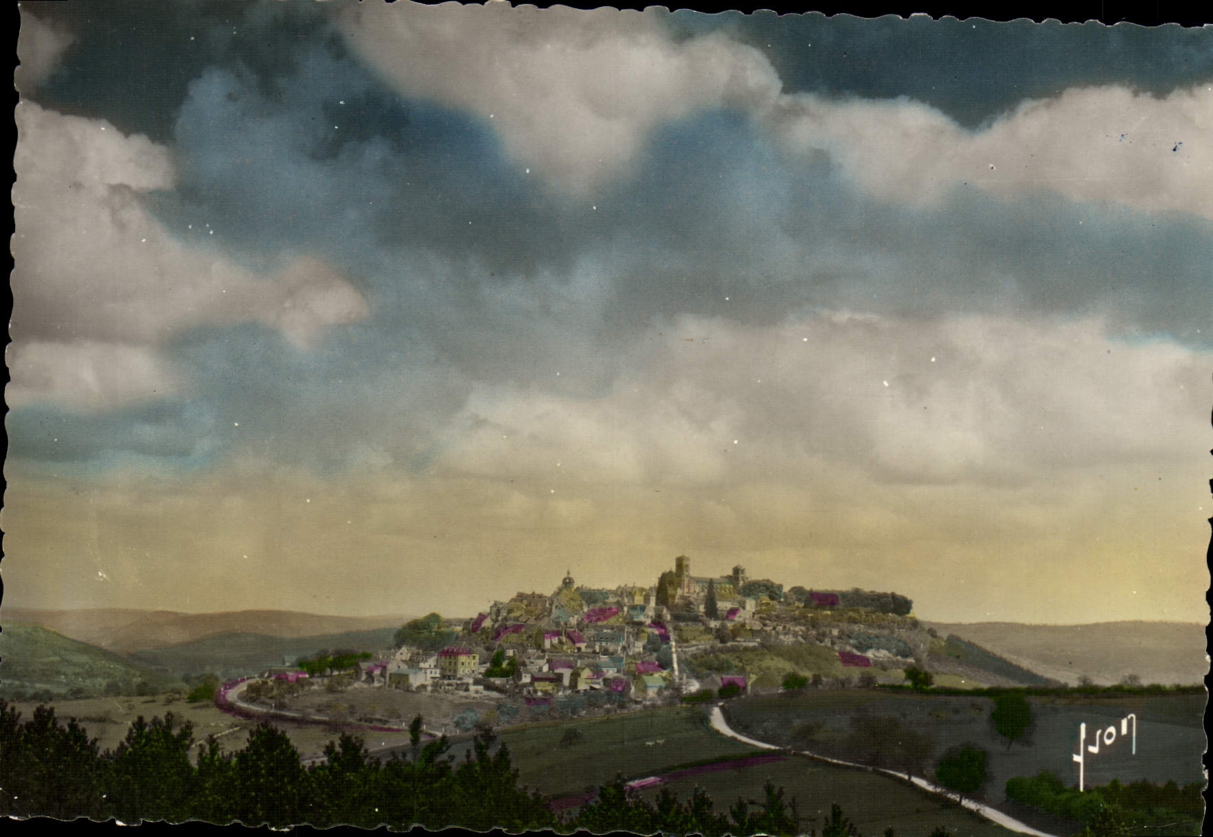 CPA Vezelay Vue generale 