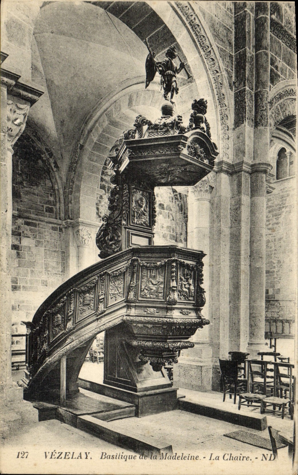 CPA Vezelay Basilique de la Madeleine La Chaire