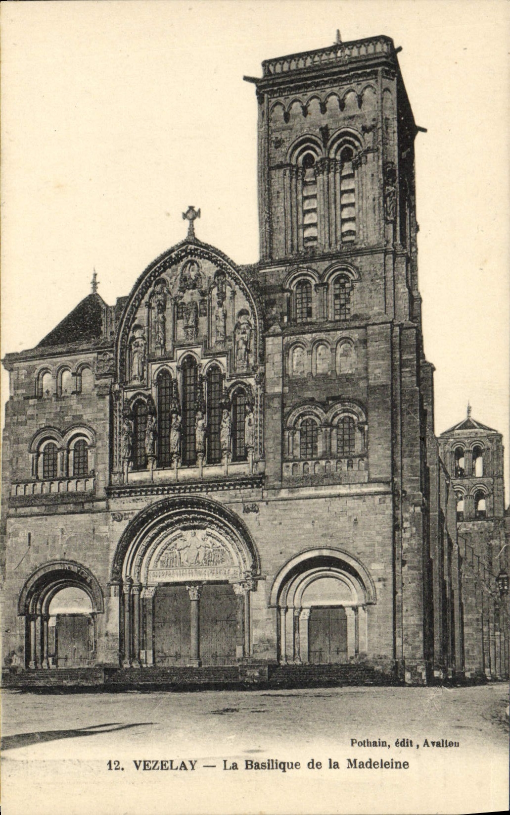 CPA Vezelay La Basilique de la Madeleine