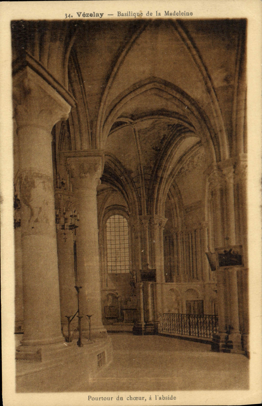 Circunferencia de Vezelay de la POSTAL de la VENDIMIA del estribillo a la basílica del apse de la Madeleine
