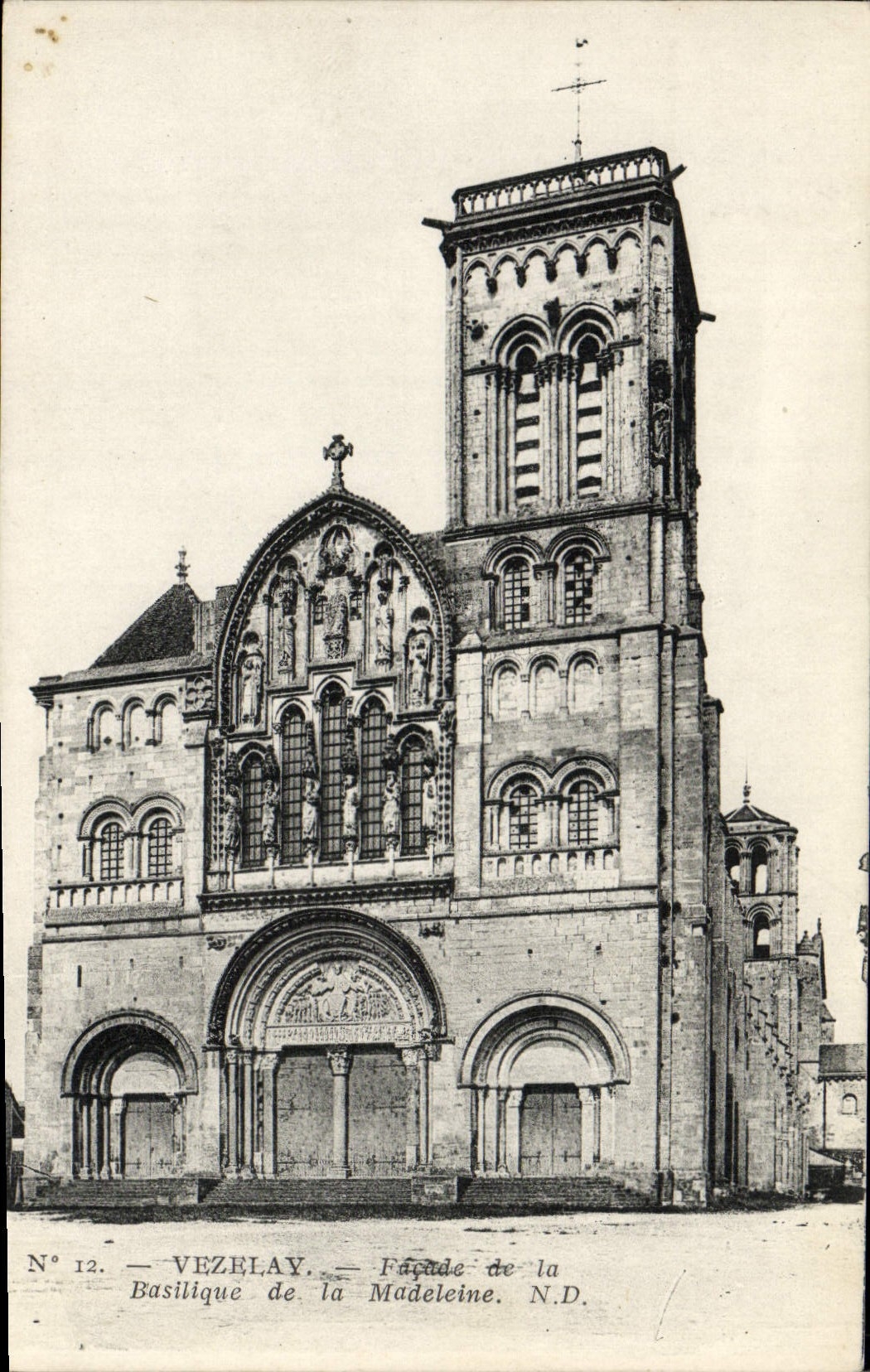 CPA Vezelay Basilique de la Madeleine