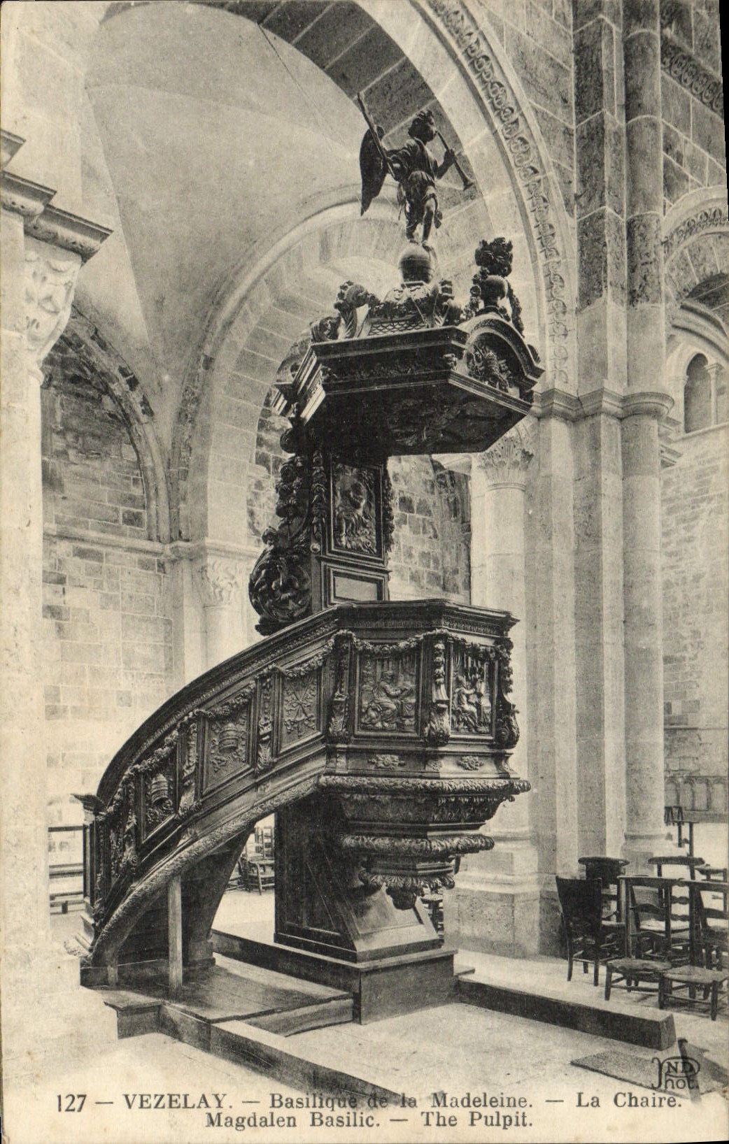 CPA Vezelay Basilique de la Madeleine la chaire