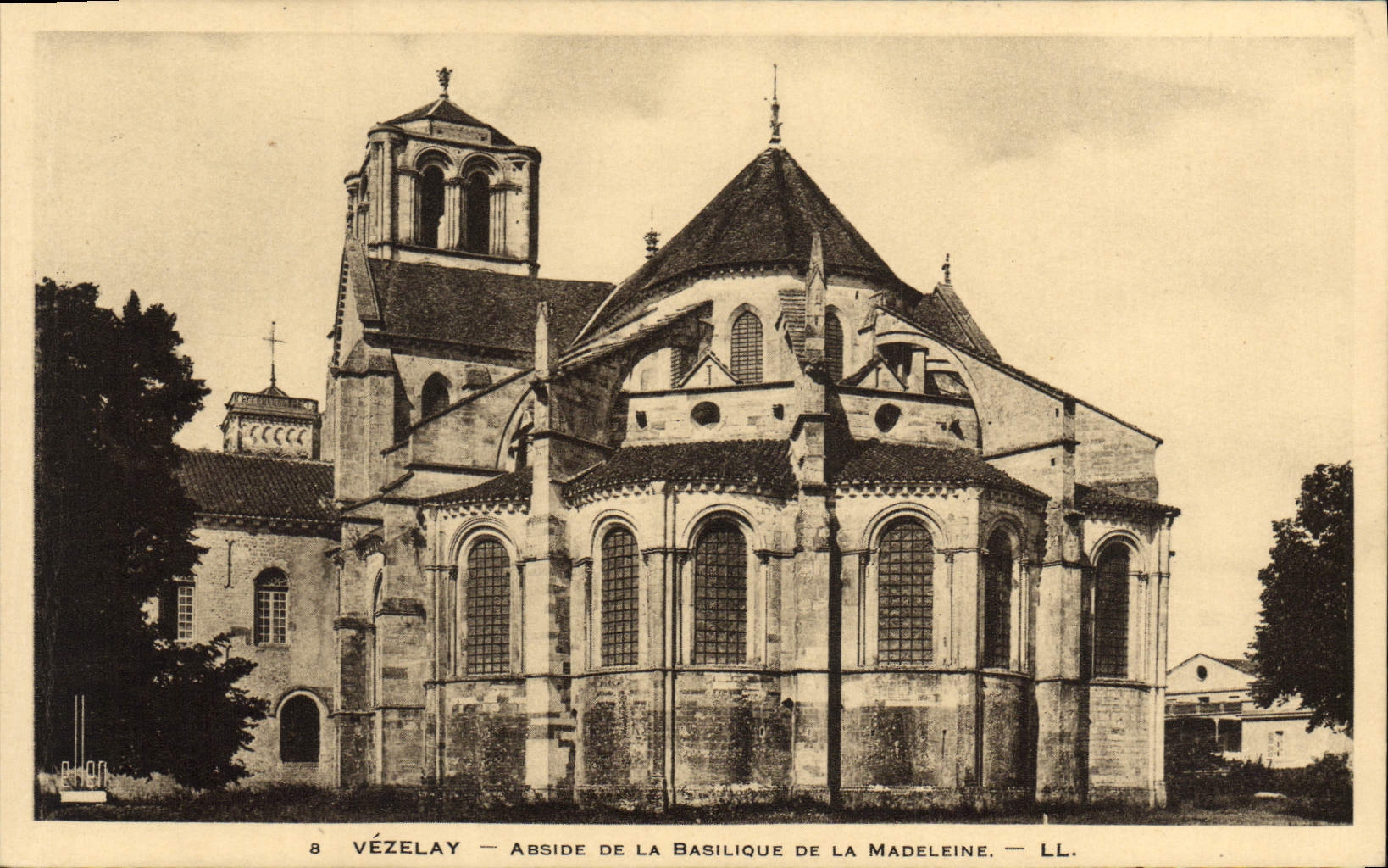 VINTAGE POSTCARD Vezelay Apse Of the Basilica Of the Madeleine
