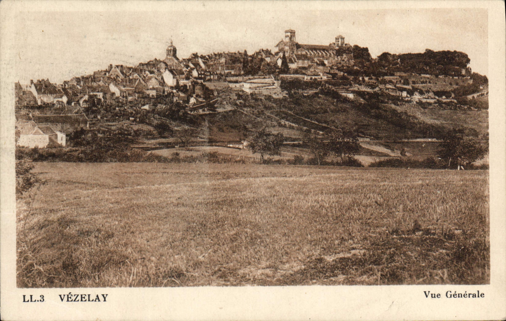 CPA Vezelay Vue Generale