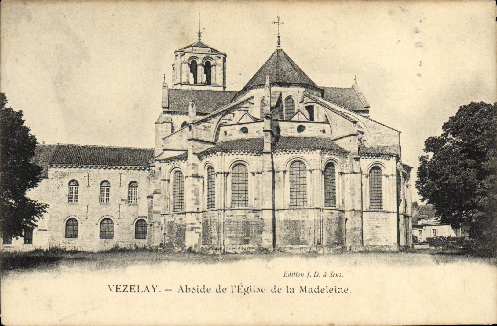 CPA Vezelay Abside de L'Eglise de la Madeleine