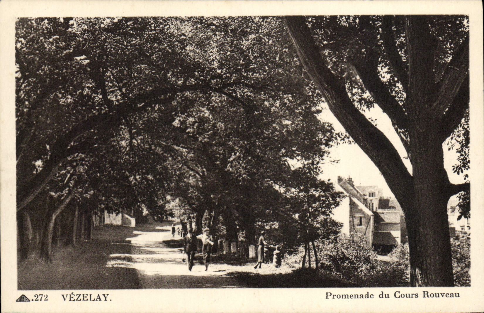 VINTAGE POSTCARD Vezelay Walk of the Rouveau Course