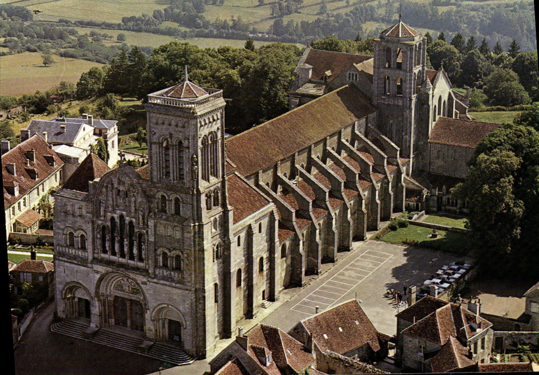 CPM Vezelay La Basilique de la Madeleine