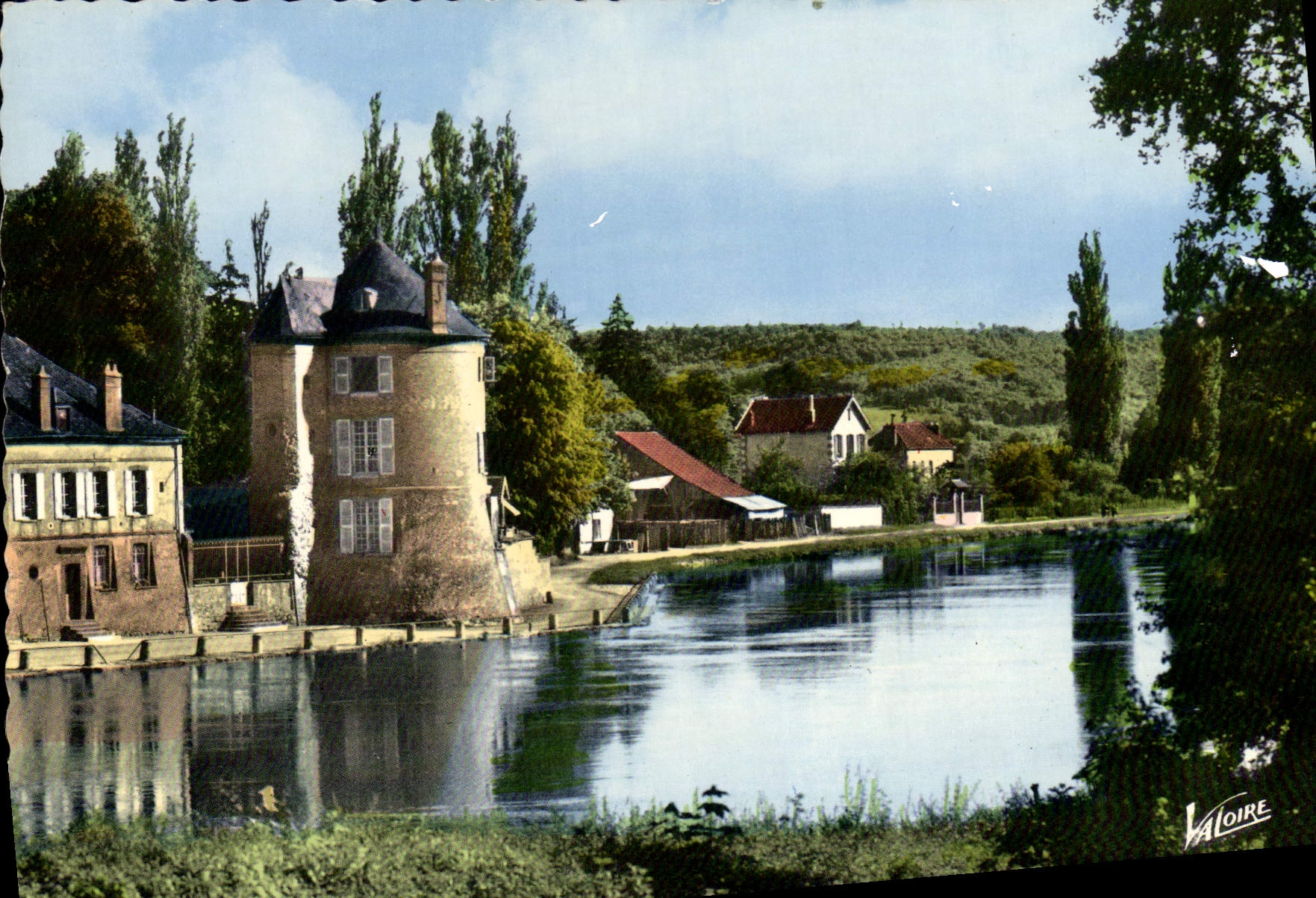 MODERN CARD Villeneuve on Yonne the Bonneville tower