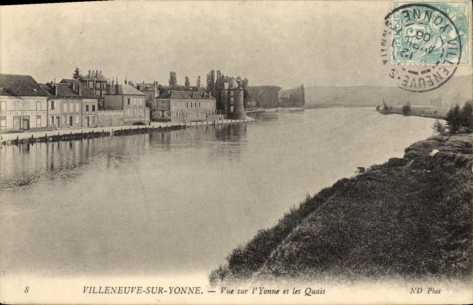 VINTAGE POSTCARD Villeneuve On Yonne Seen on Yonne And the Quays