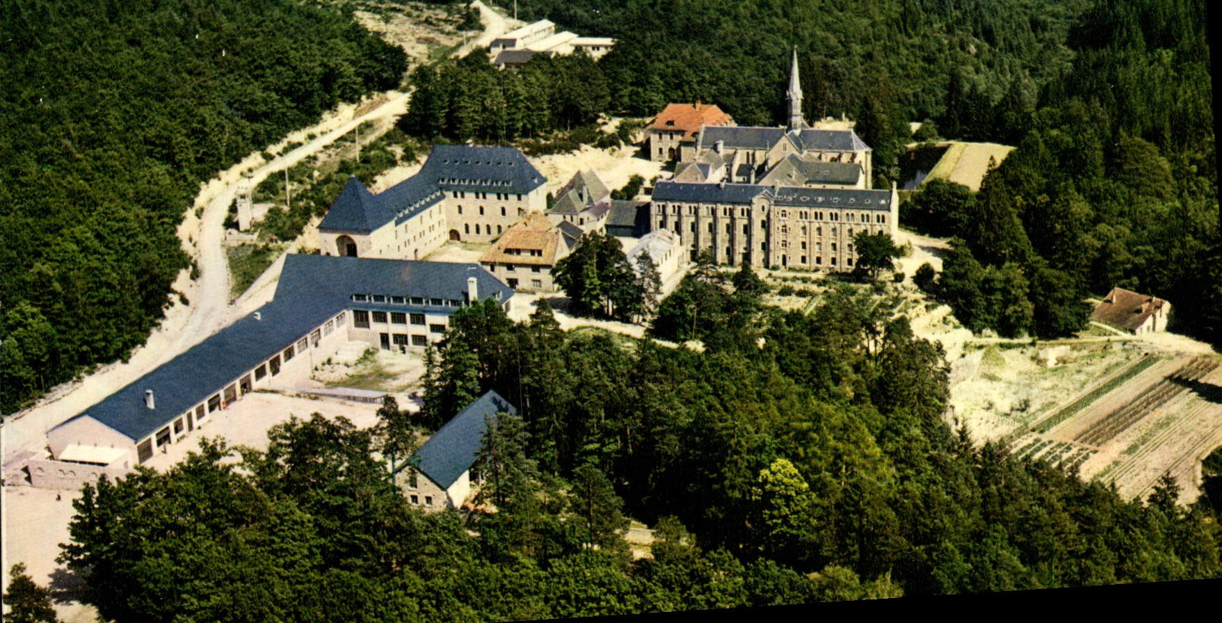 CPM Abbaye Ste Marie De La Pierre Qui Vire Vue Generale Aerienne