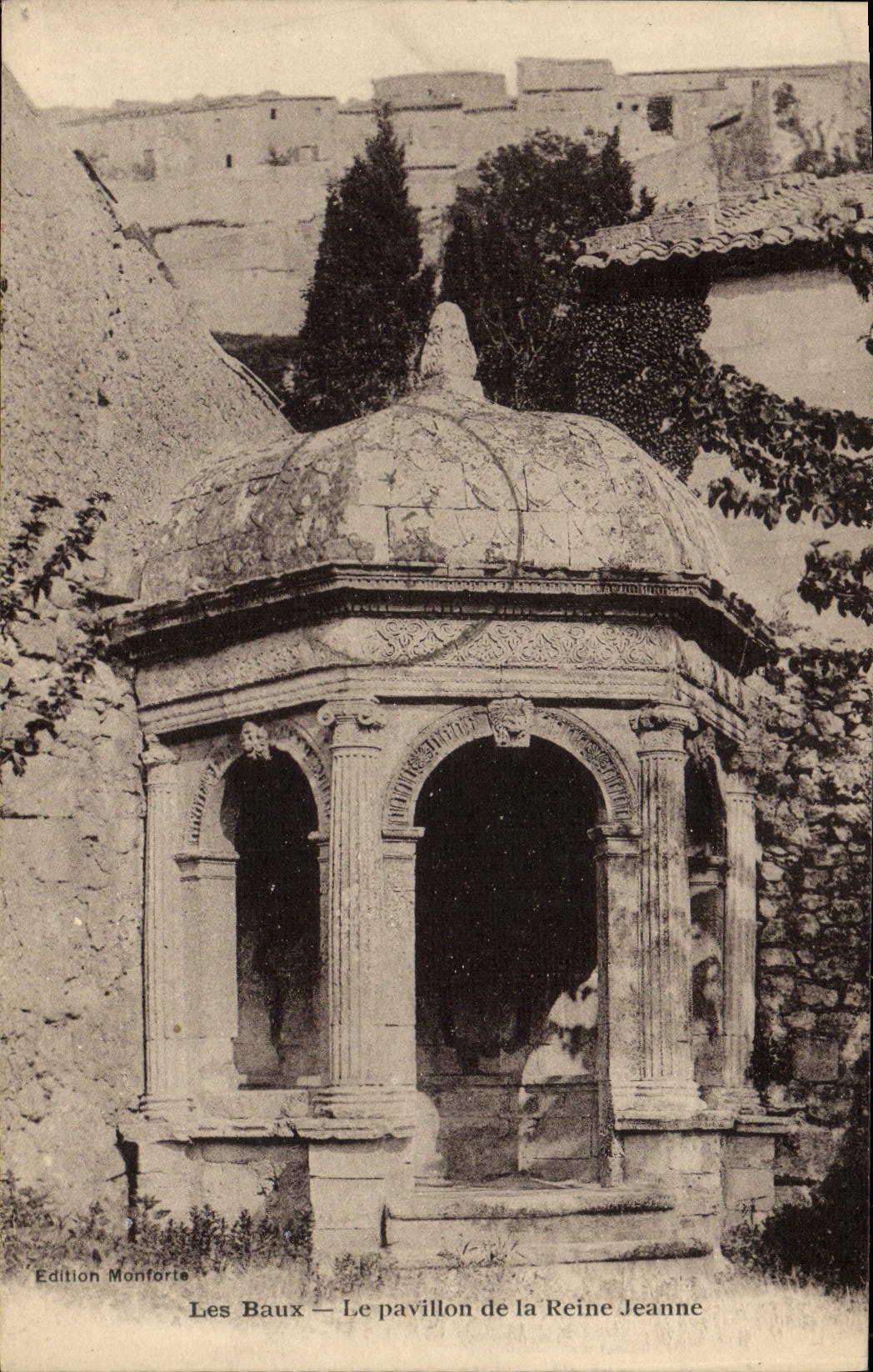 CPA Les Baux Le Pavillon De La Reine Jeanne