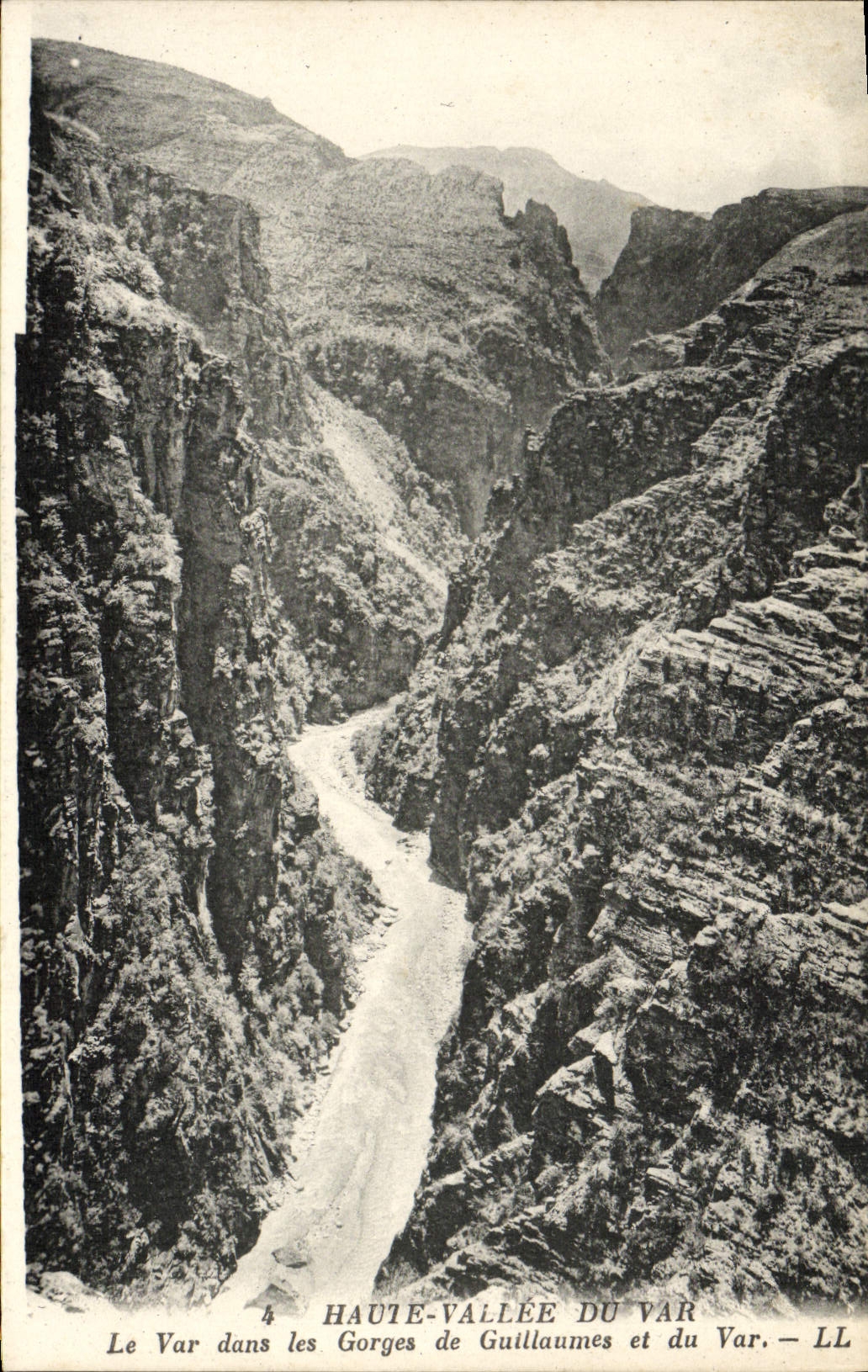 CPA Haute Vallee Du Var Le Var Dans Les Gorges De Guillaumes Et Du Var