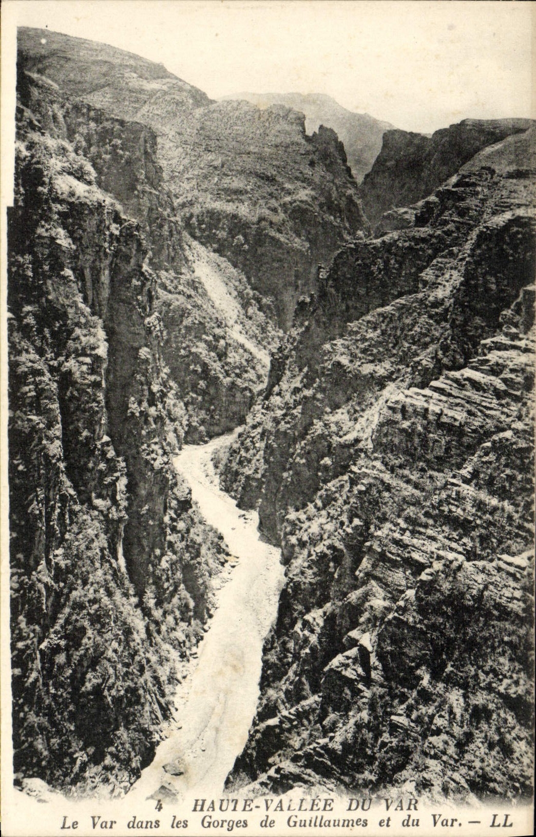 CPA Haute Vallee Du Var Le Var Dans Les Gorges De Guillaumes Et Du Var