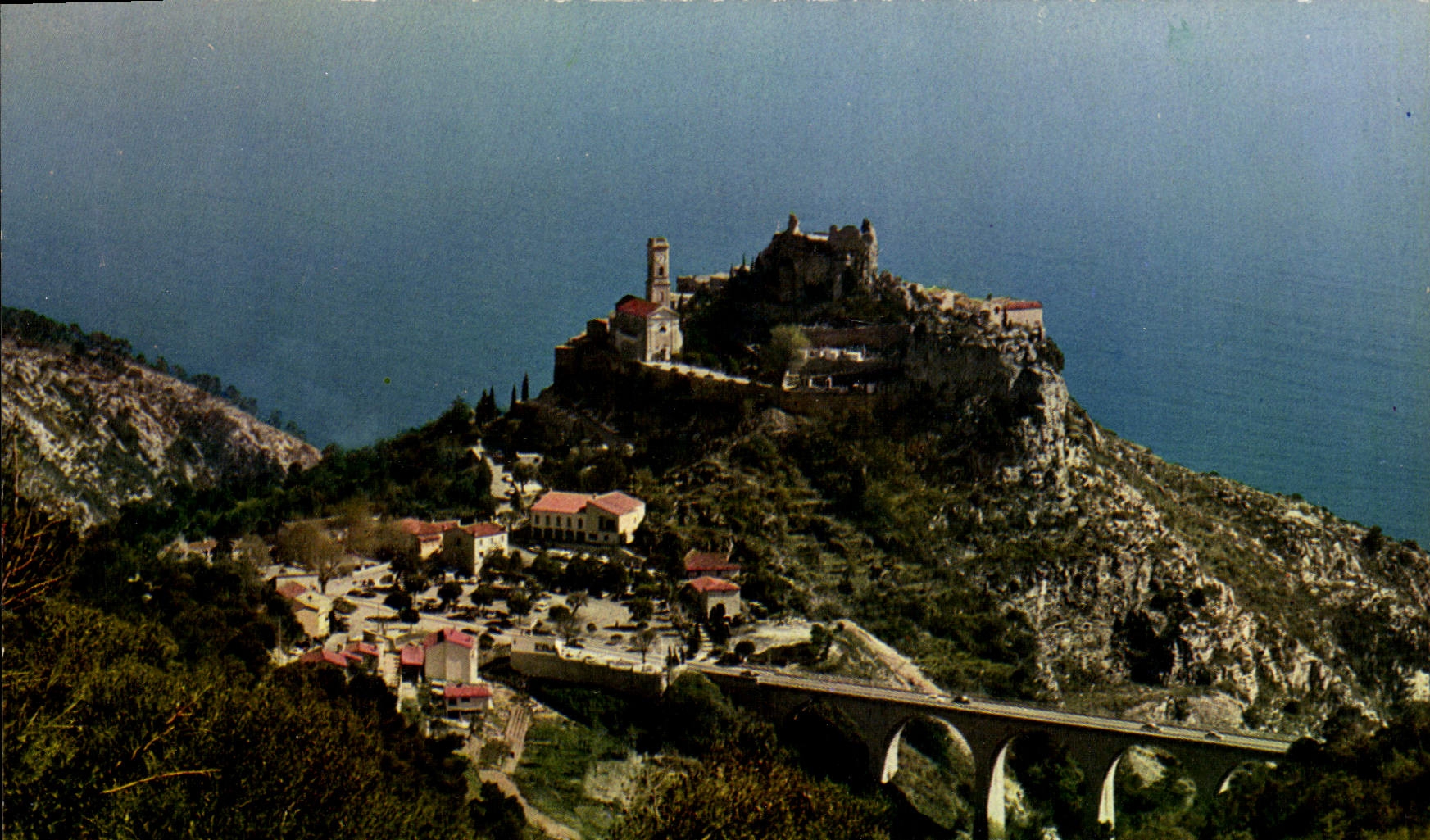 POSTAL MODERNA la dimensión de la aldea azul de Eze vista de la cornisa grande