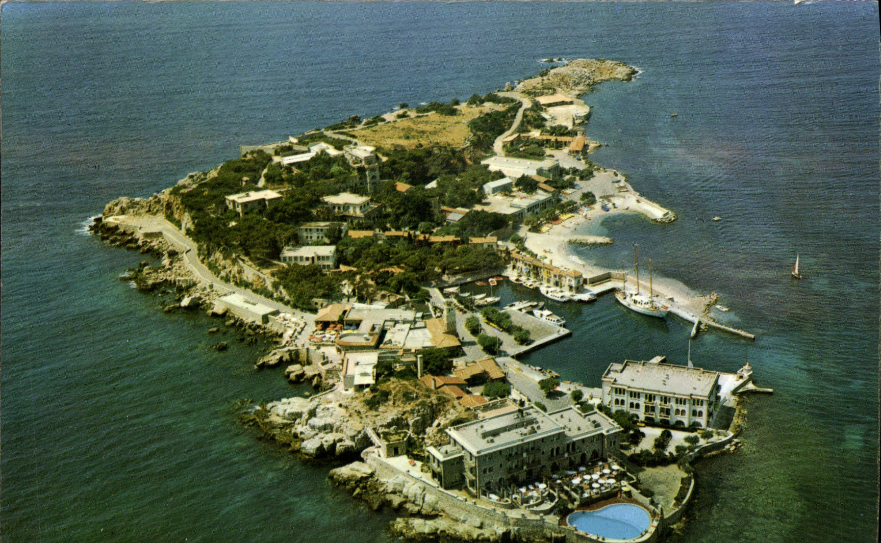 CPM Ile De Bendor France Centre International De Tourisme Dans Les Baies Du Soleil