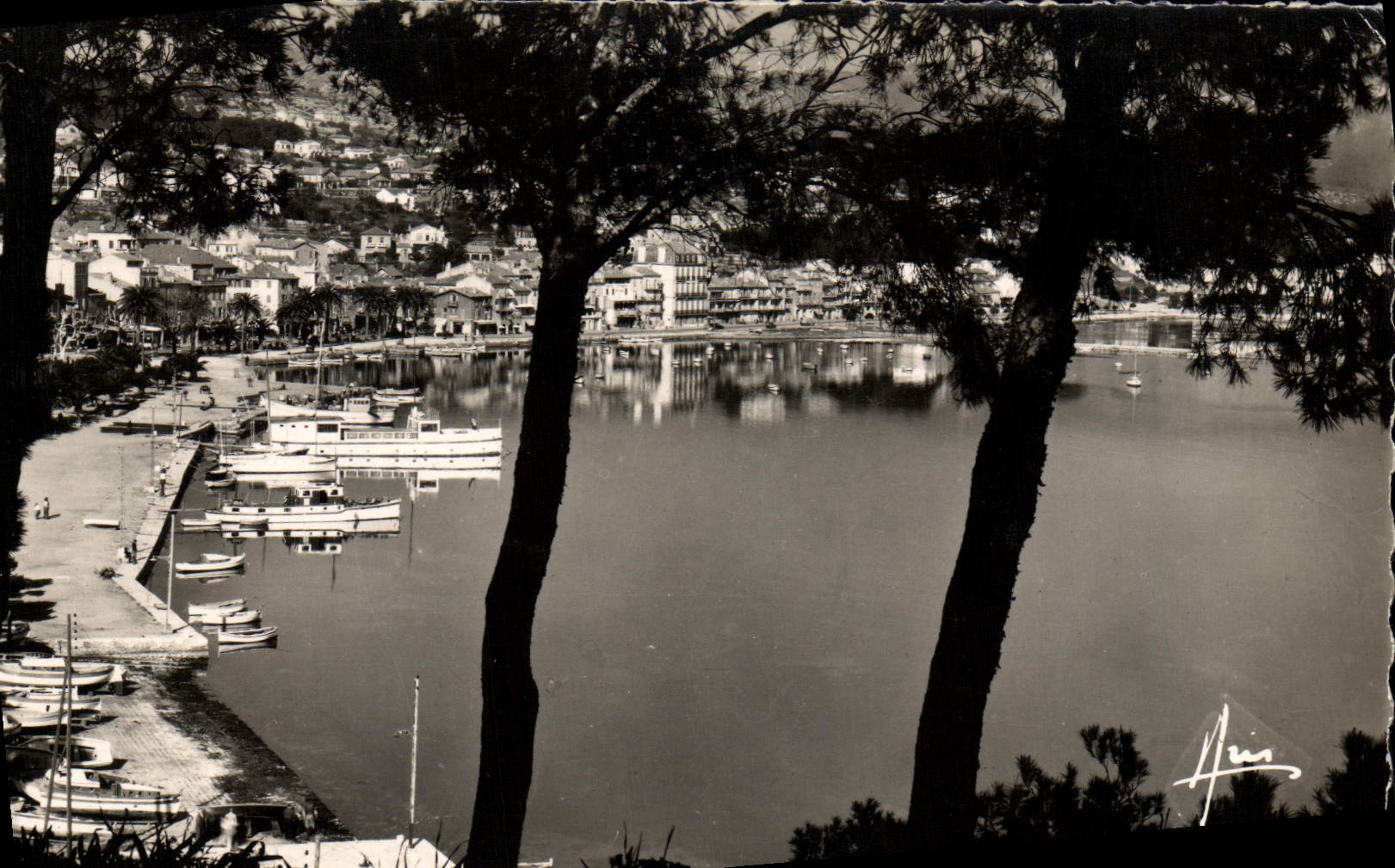 CPM Cote d'Azur Bandol Vue generale
