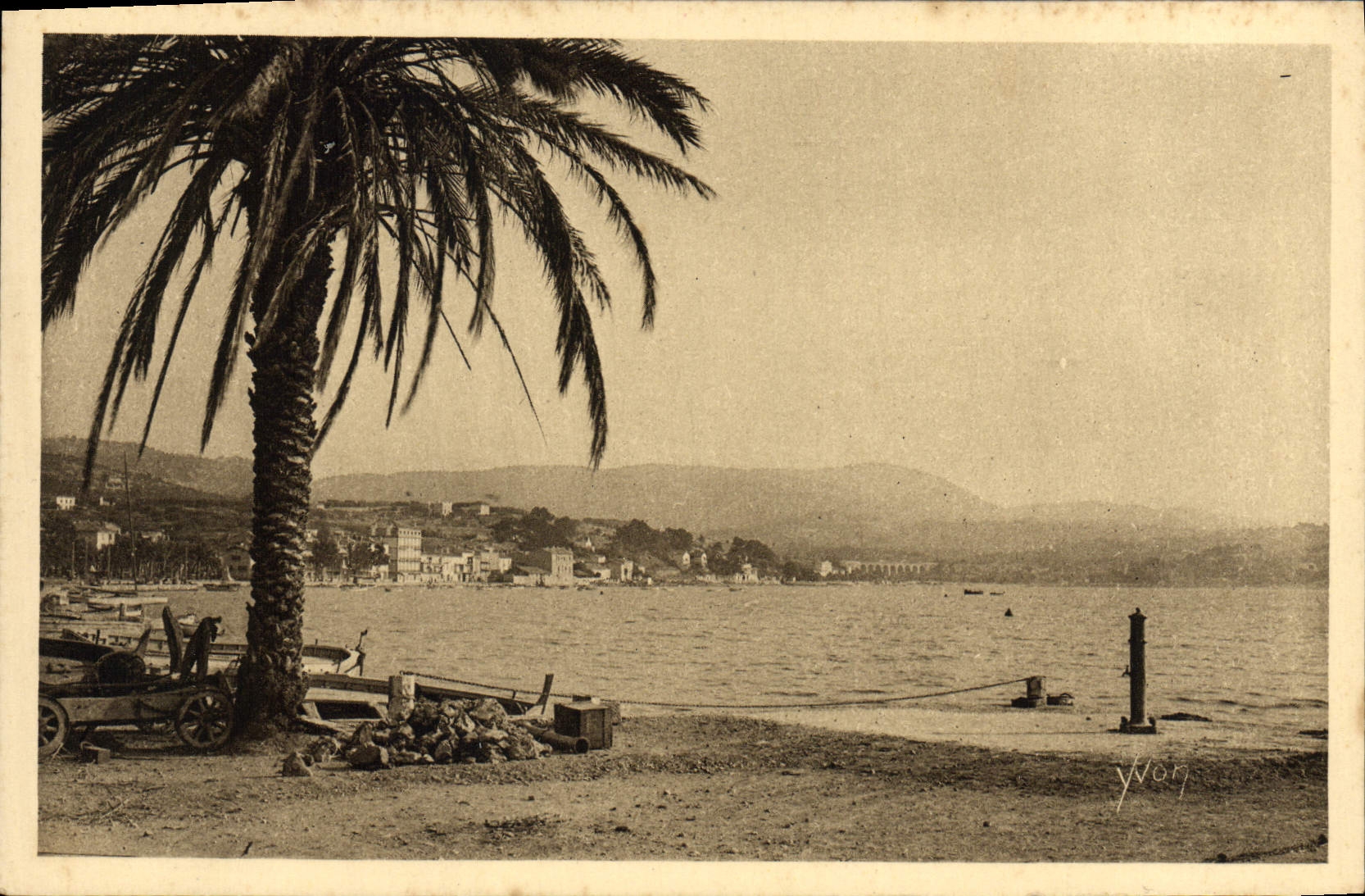 VINTAGE POSTCARD Soft France Dimensions Bandol Azure the Bay