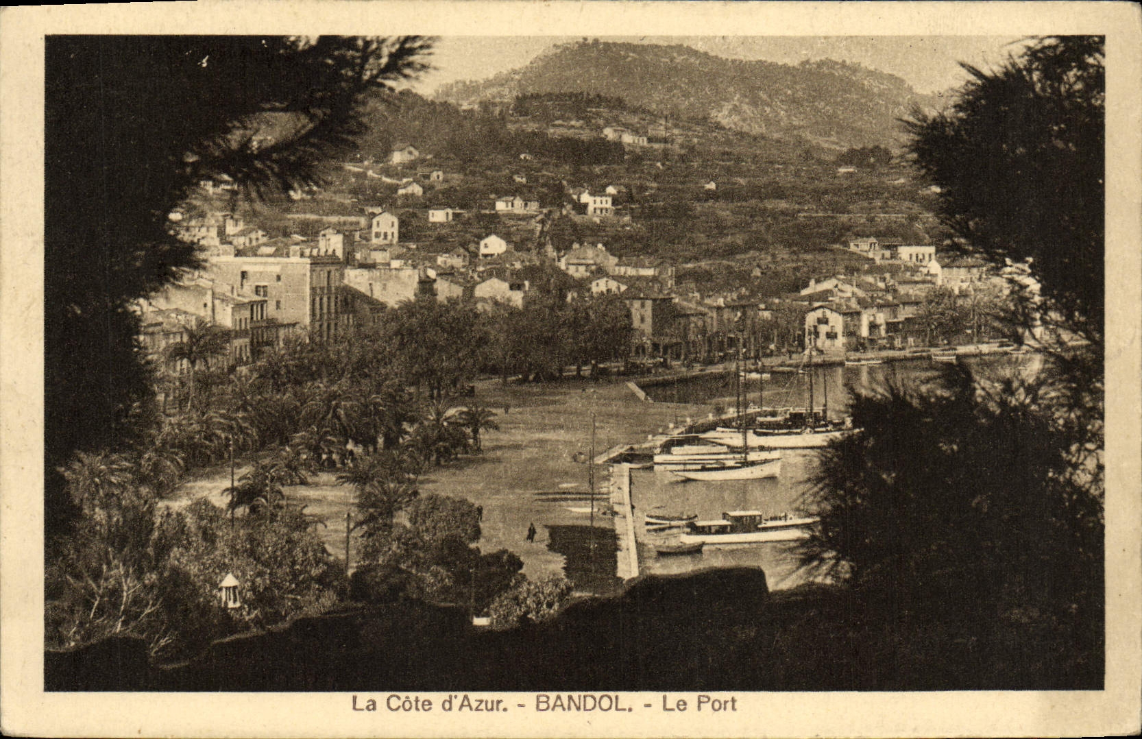 CPA La Cote d'Azur Bandol Le Port Bateaux