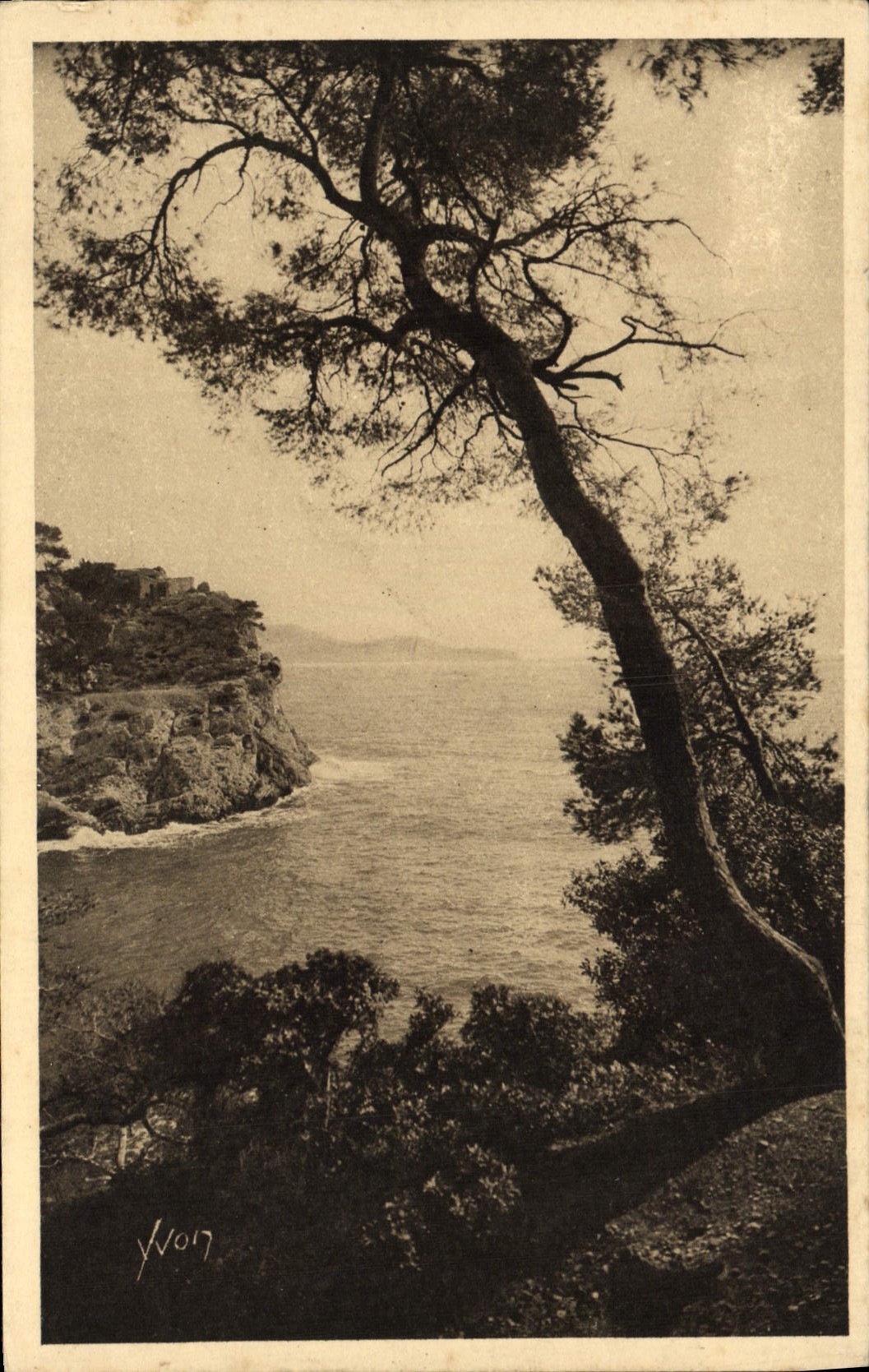 VINTAGE POSTCARD Soft France Of Toulon Azure Seen On the Brown Cape