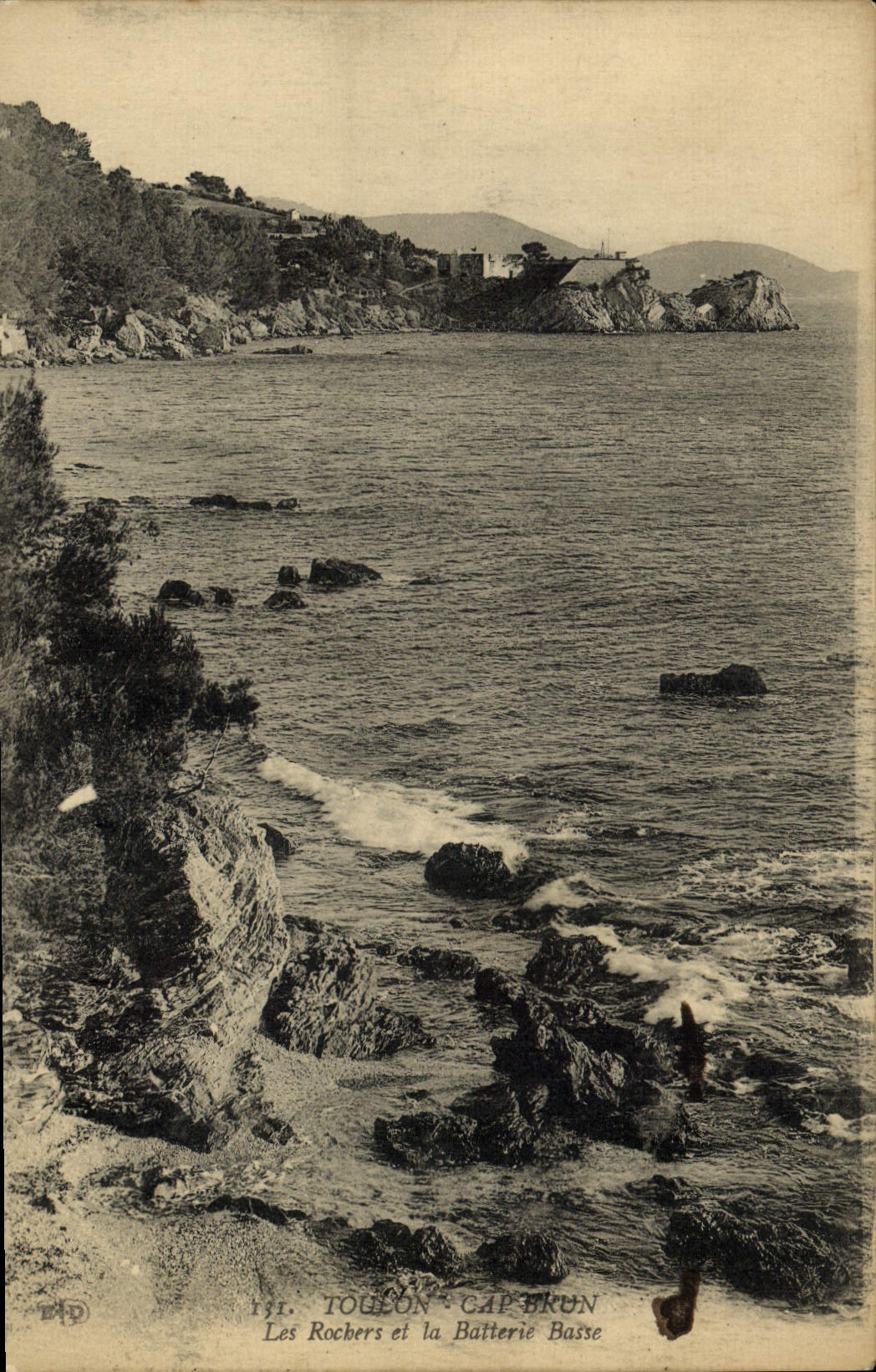 VINTAGE POSTCARD Toulon Cape Brown Rocks And the Low Battery