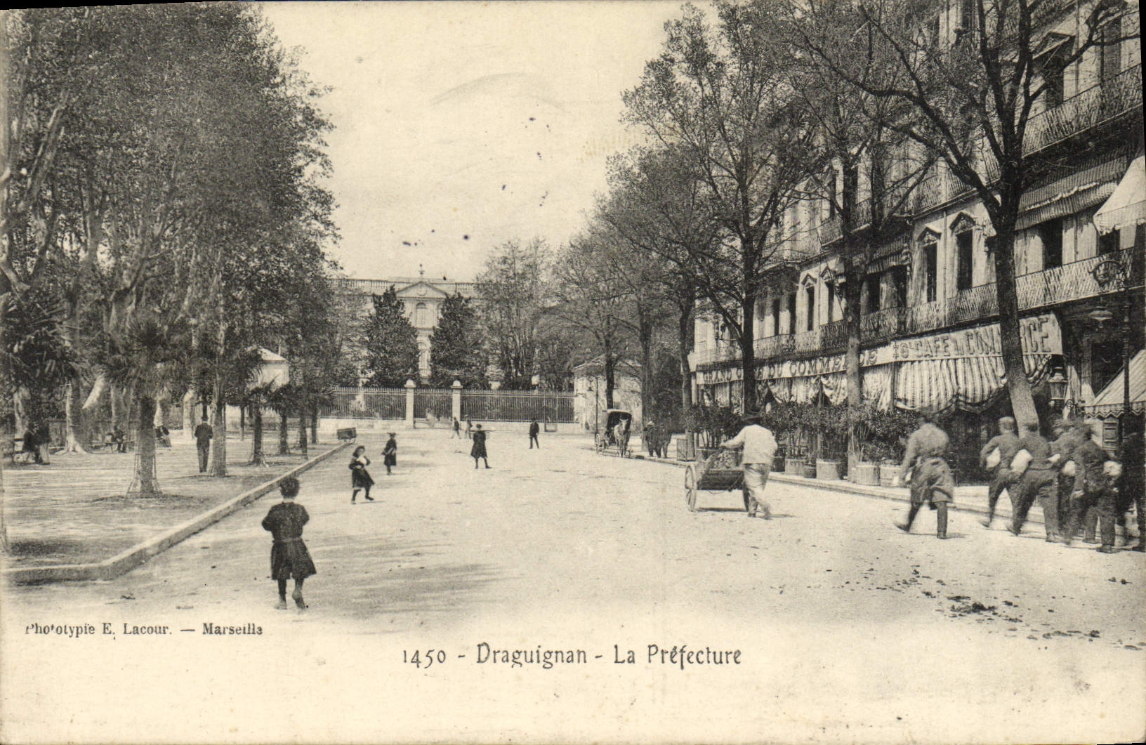 CPA Draguinan La Prefecture