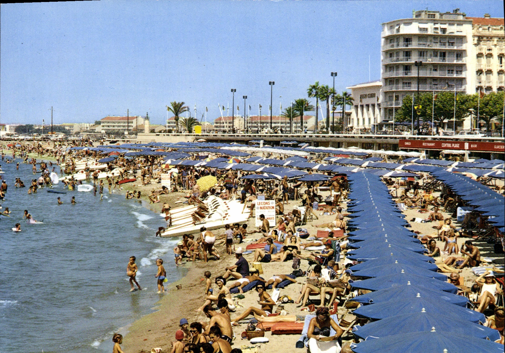 CPM Frejus Saint Raphael La Plage