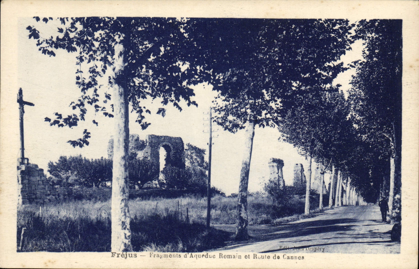 CPA Frejus Fragments d'aqueduc et route de Cannes
