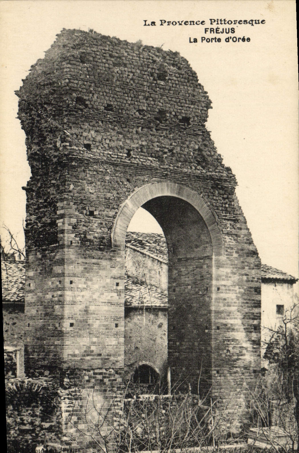 CPA Frejus La Porte doree