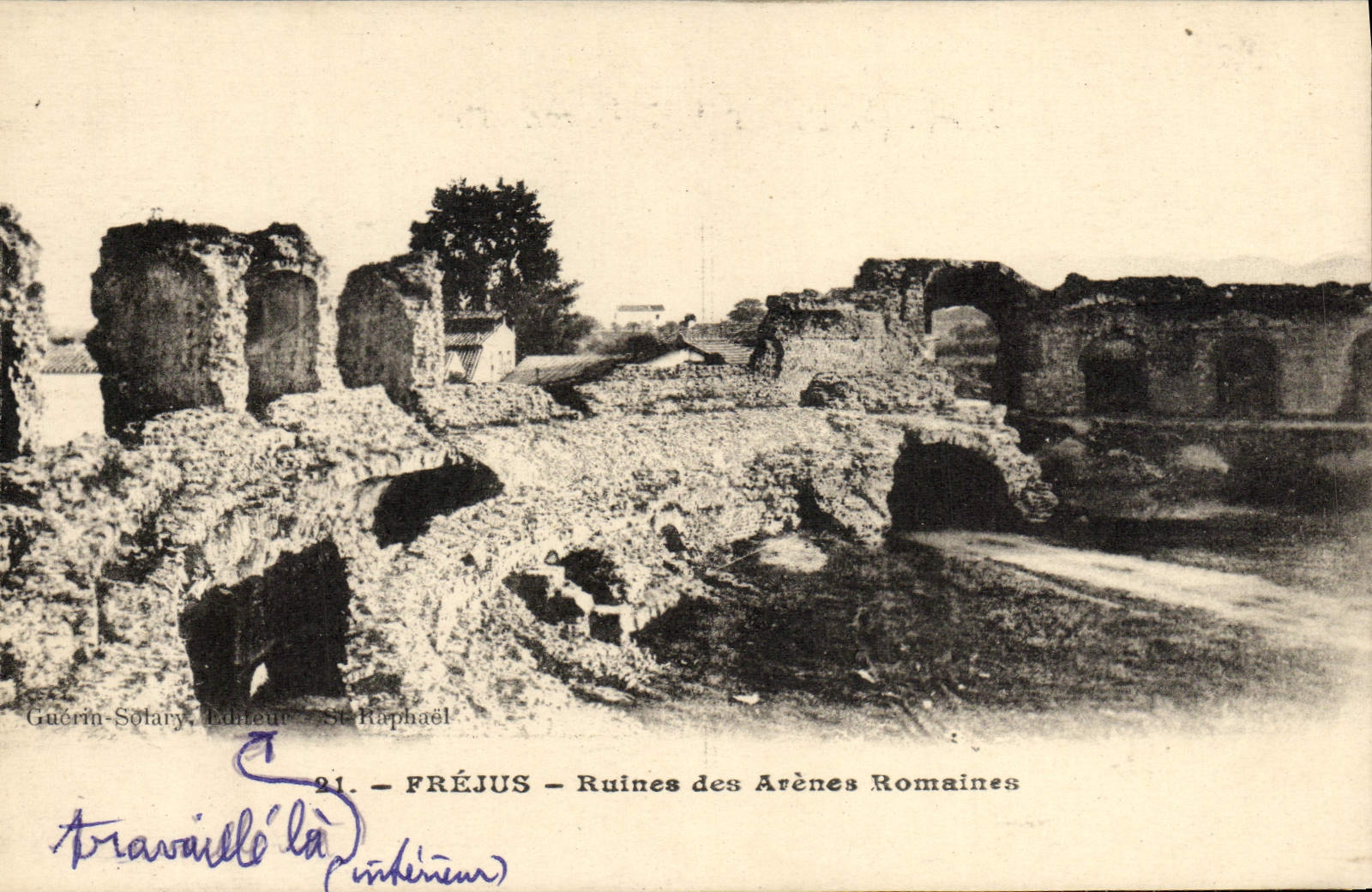 CPA Frejus Ruines des Arenes Romaines