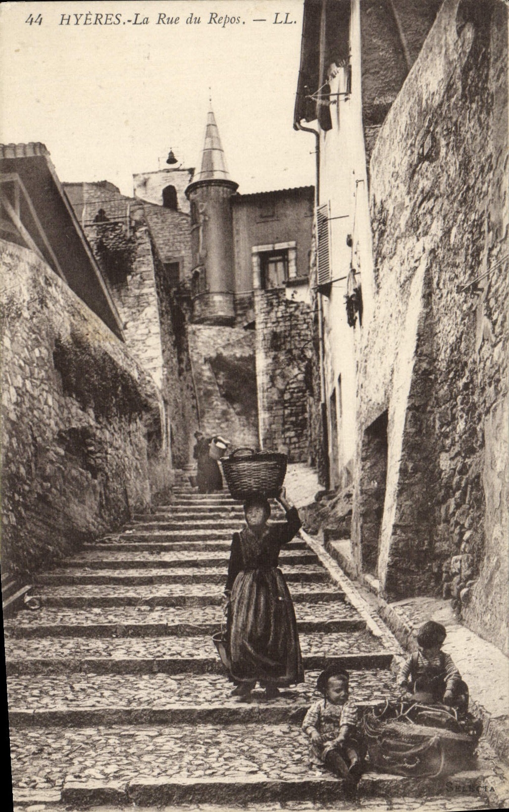 POSTAL Hyeres de la VENDIMIA la calle del folklore de los niños de la mujer del resto