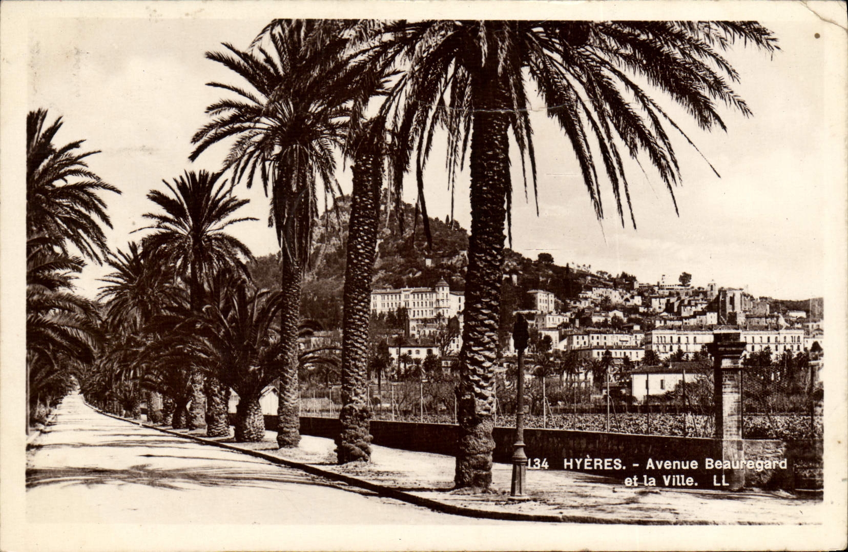 CPM Hyeres Avenue Beauregard et la Ville
