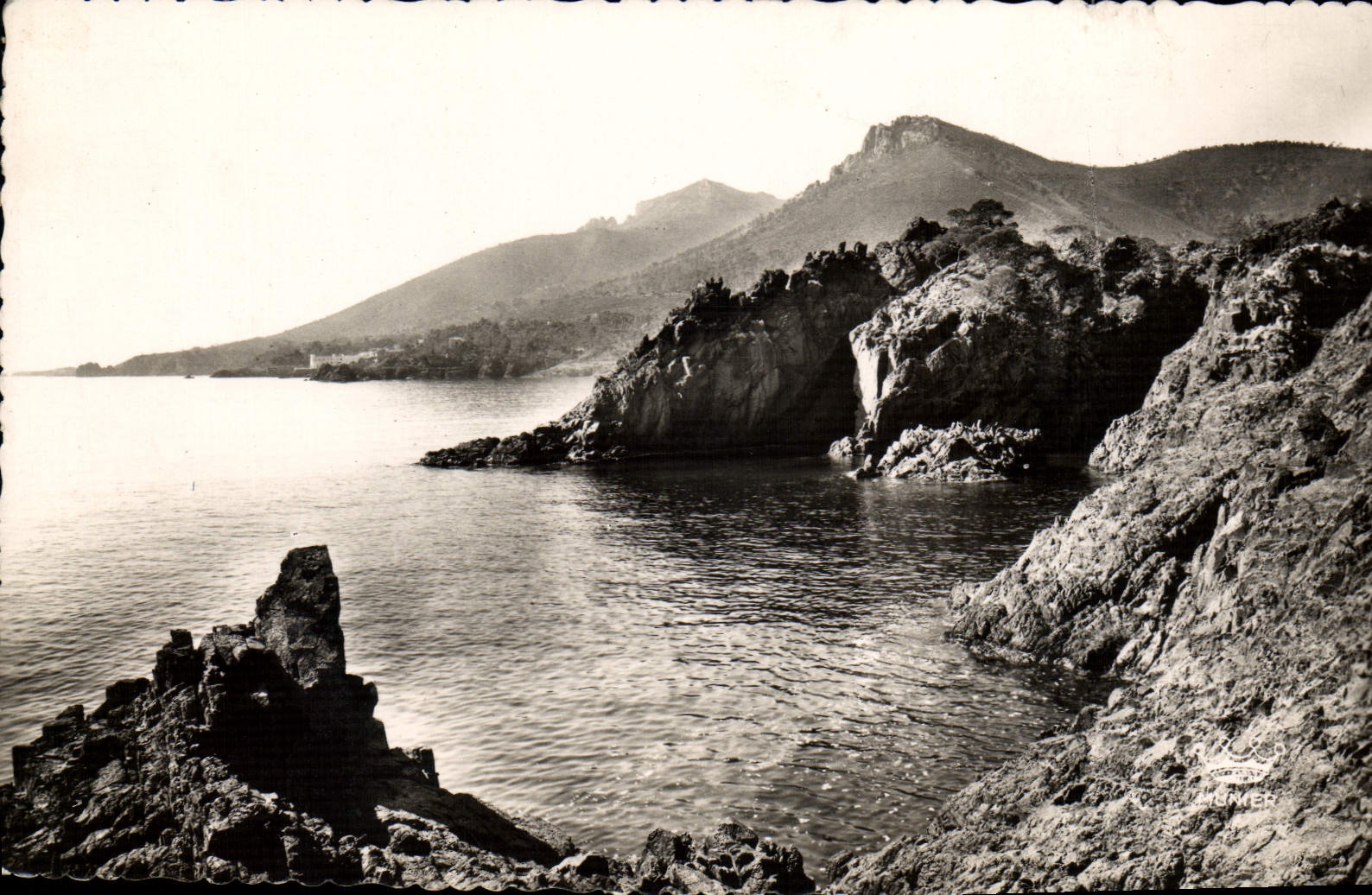 CPA La Cote d'Azur La Corniche D'Or Rochers du Trayas