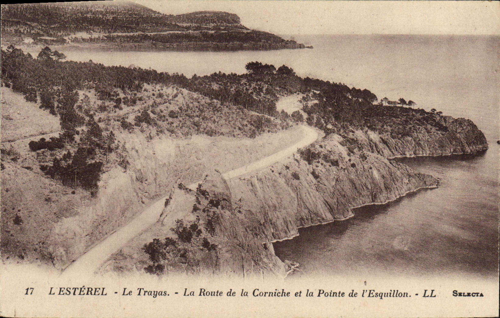 CPA Lesterel Le Trayas La Route de la Corniche et la Pointe de l'Esquillon