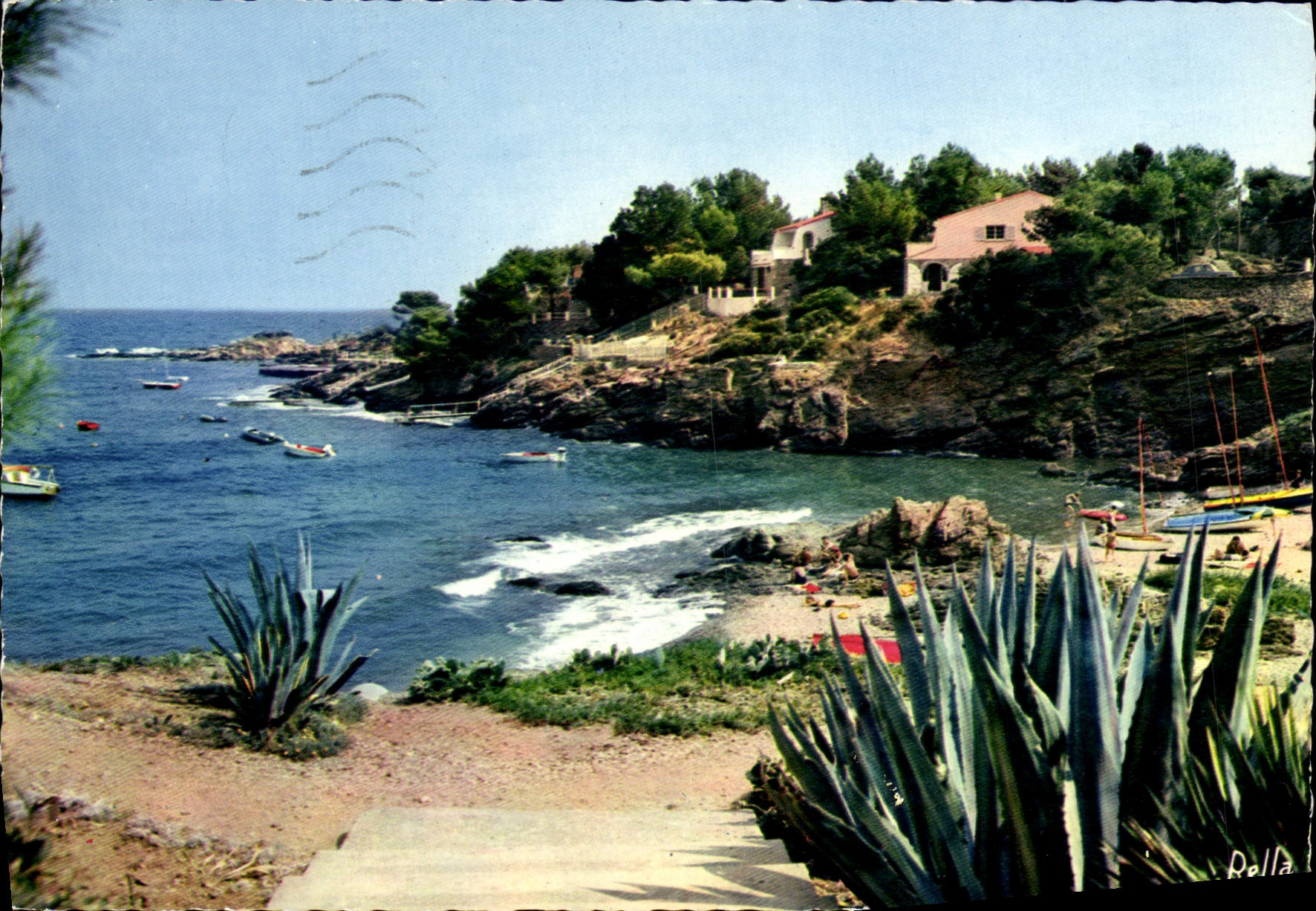 MODERN CARD Issambres Creeks a beach