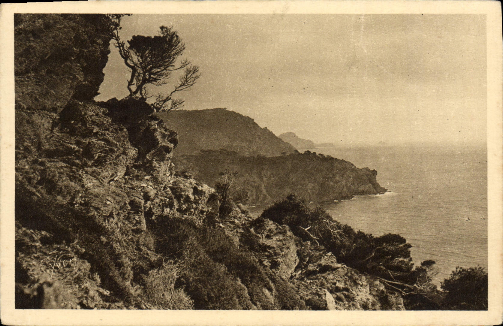 POSTAL MODERNA islas de Hyeres Porquerolles vistas en el punto de Oustaou de Diou y de Seraine grande