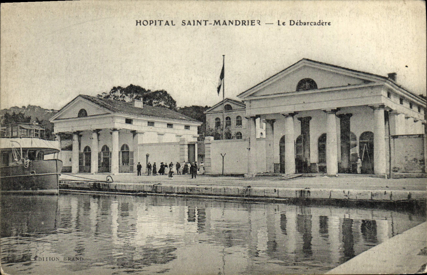 VINTAGE POSTCARD Holy Hospital Mandrier the Unloading dock