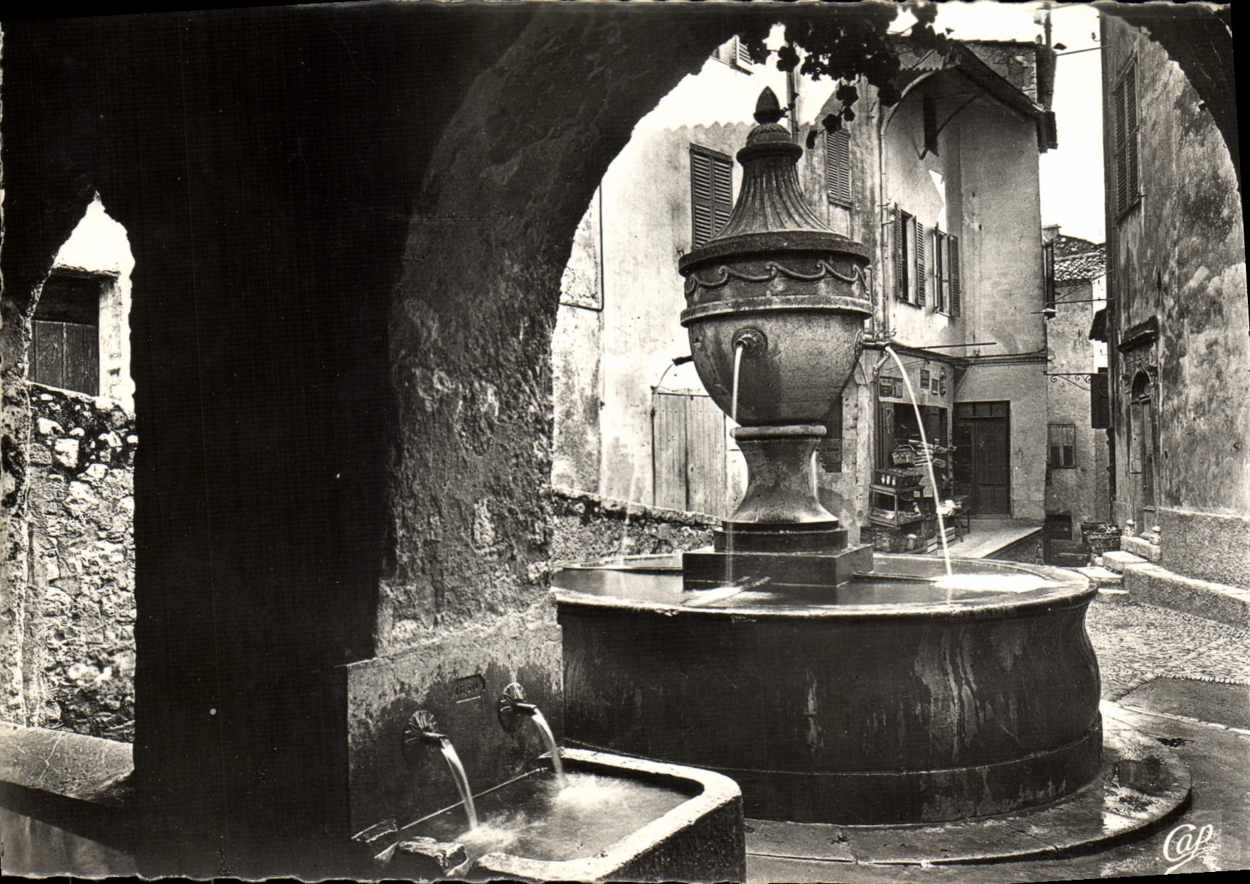 MODERN CARD St Paul De Vence the fountain