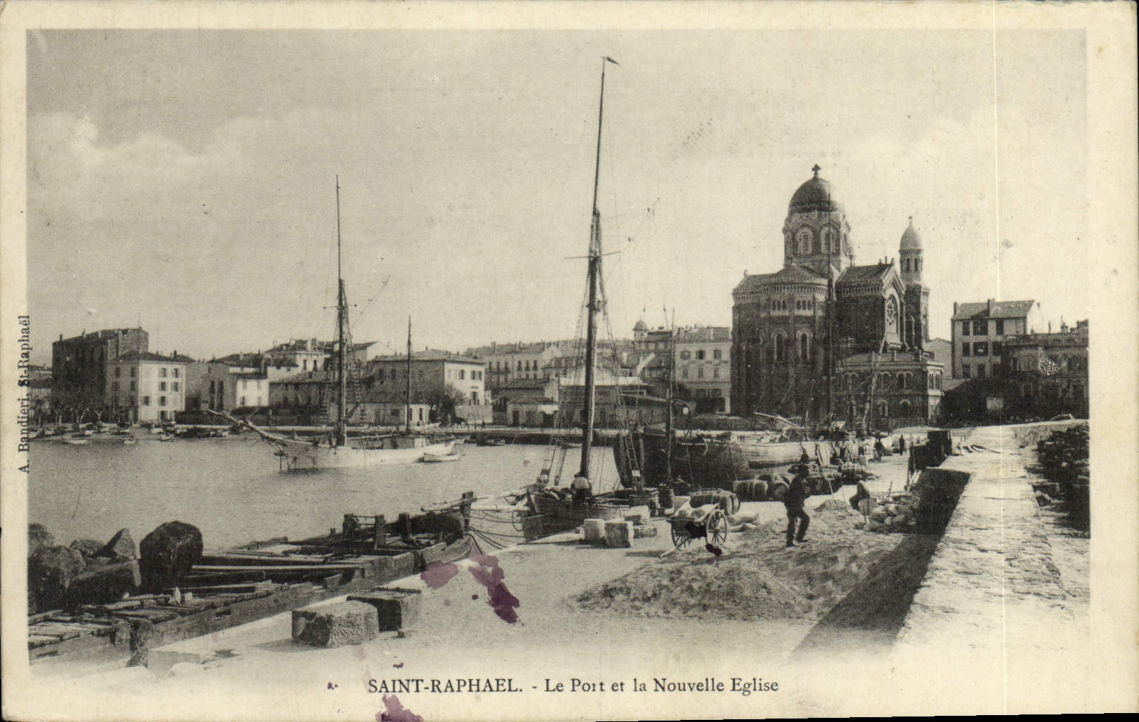 VINTAGE POSTCARD Holy Raphael the Port and the New Church Boats