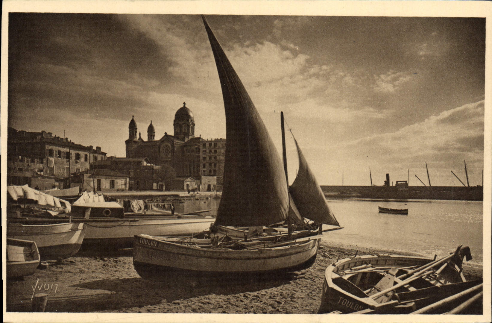 CPA Saint Raphael Le Port et Notre Dame de la Victoire Bateaux