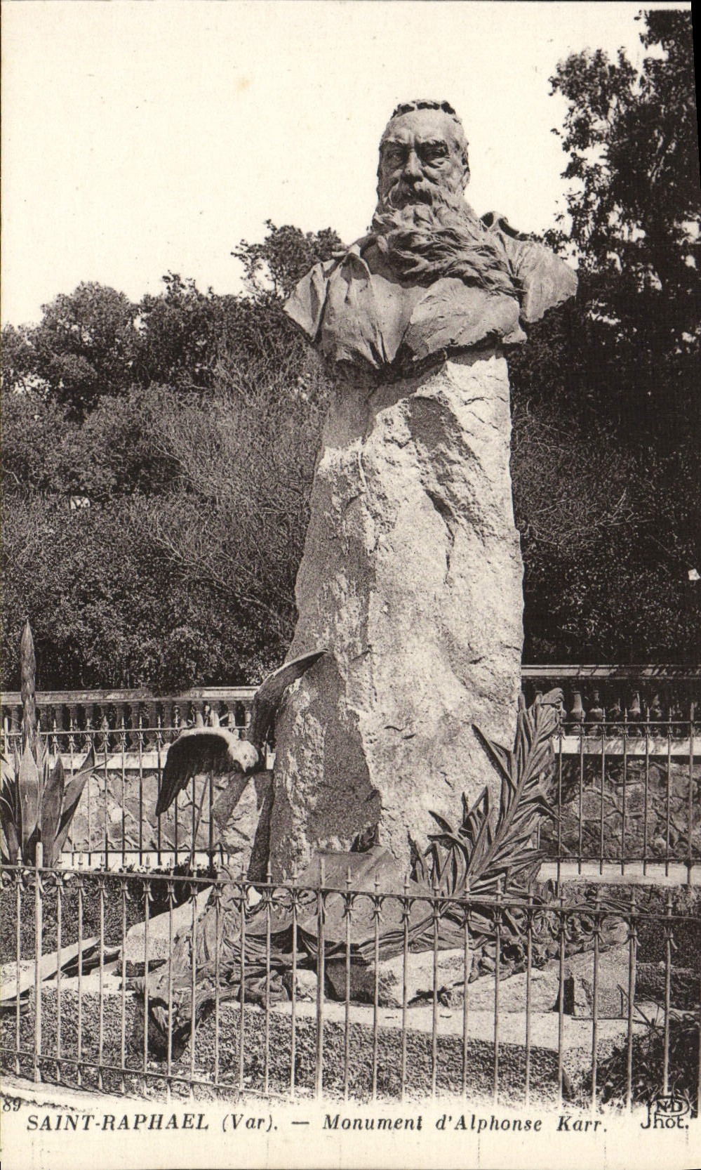 Monumento santo de Raphael de la POSTAL de la VENDIMIA de Alfonso Karr