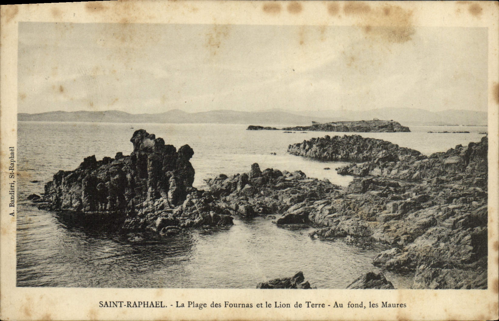 Raphael santo de la POSTAL de la VENDIMIA la playa de Fournas y del león de tierra en la parte inferior amarra