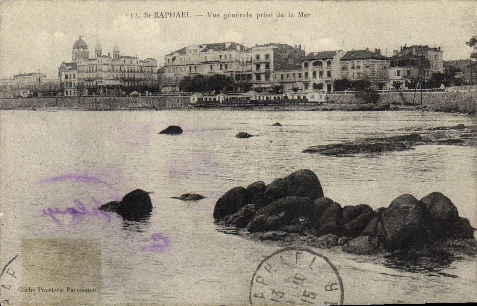 CPA St Raphael Vue Generale prise de la Mer