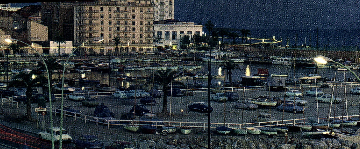 CPM St Raphael Le port la nuit