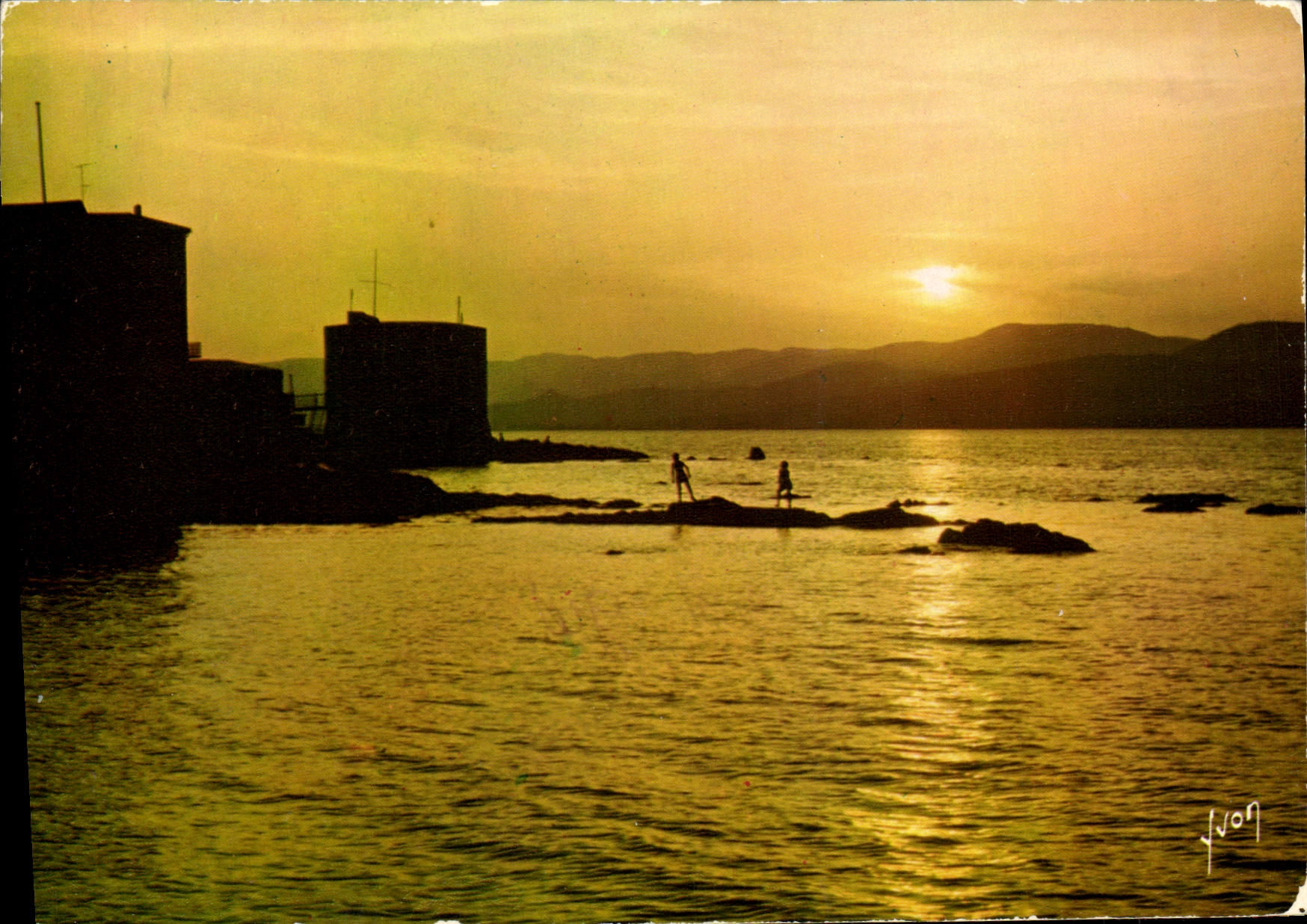 CPM De Saint Tropez Coucher de soleil sur le Vieux Port