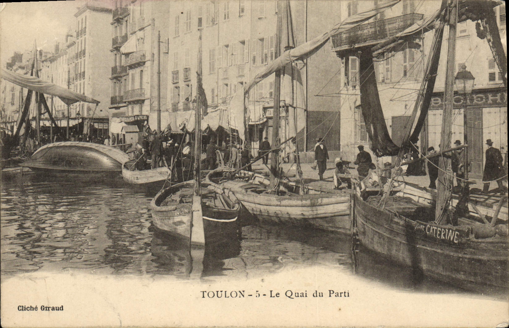 CPA Toulon Le Quai du Parti Bateaux Caterine 