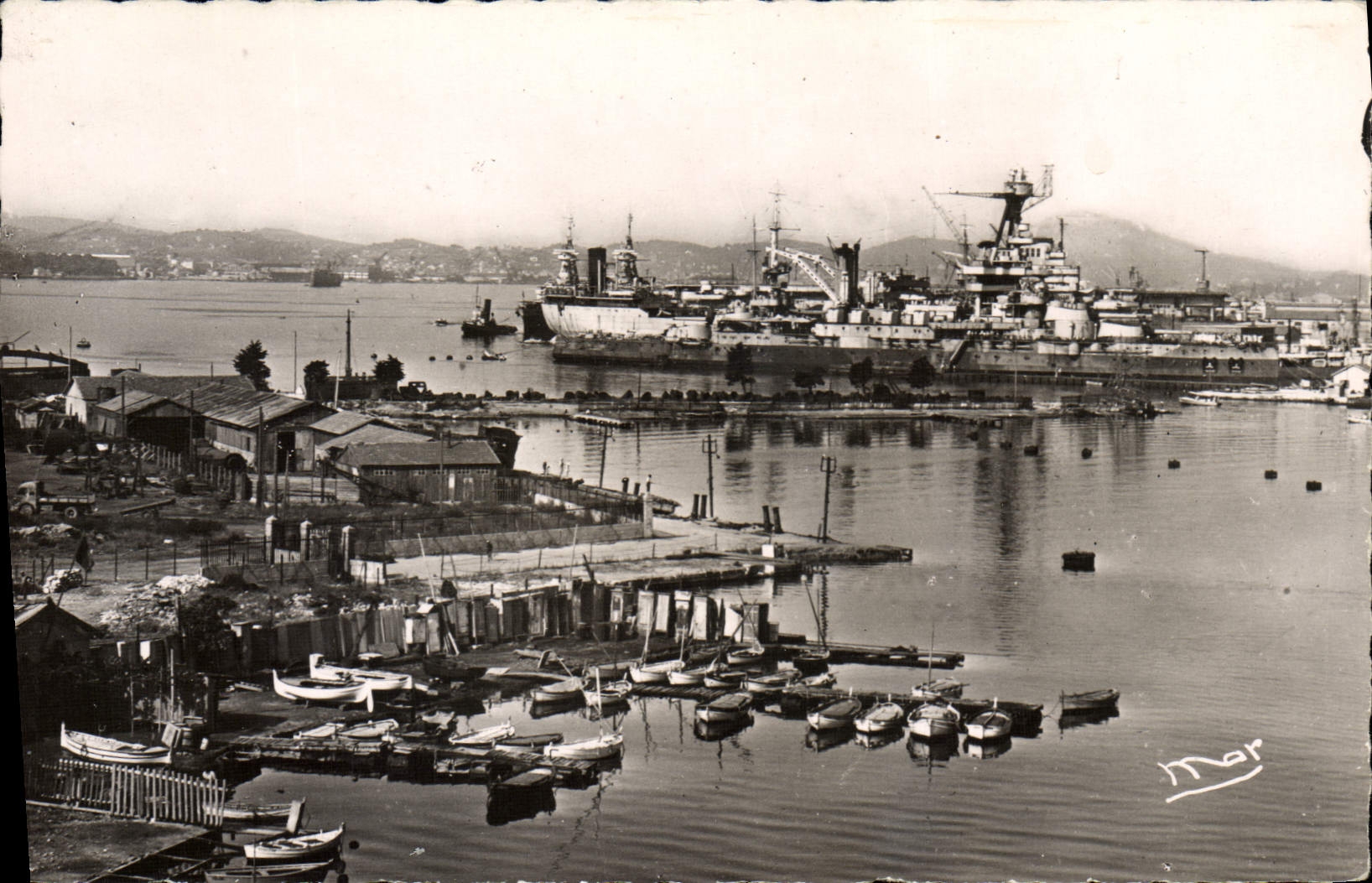 CPM Toulon sur Mer Le Petit rang Bateaux 